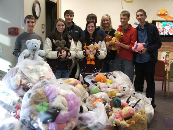 Student Council Delivers Toys