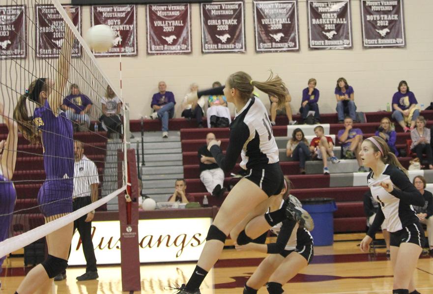 Volleyball Team Advances to Regional Semifinals