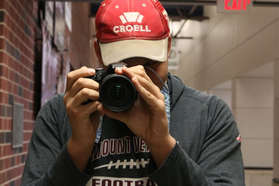 Junior Keaton Dennis takes a photo for his J-Term class, Documentaries and Podcasts, on Jan. 6.