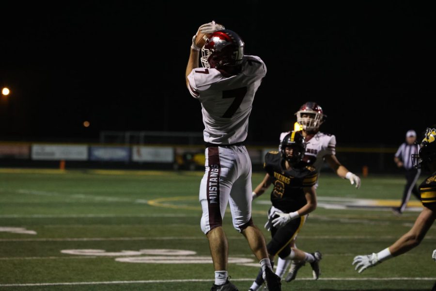Junior Evan Brase (7) receiving another great pass.