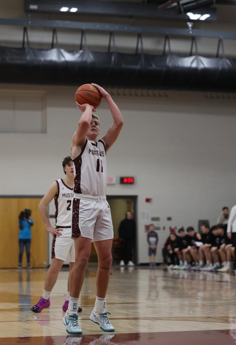 Senior Kellen Haverback shoots a freethrow.